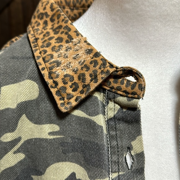 Light denim button up shirt - Picture 2 of 10